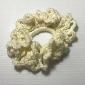 NWT Handmade Crocheted Cream Hair Scrunchie Women